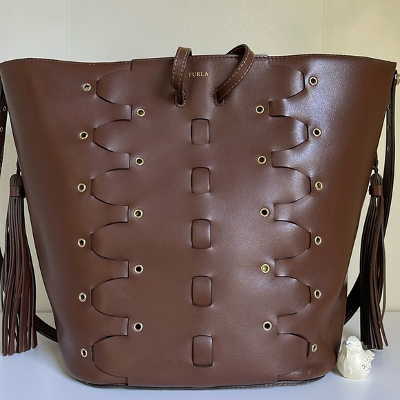 Furla Vittoria Bucket Bag - Picture 7 of 16